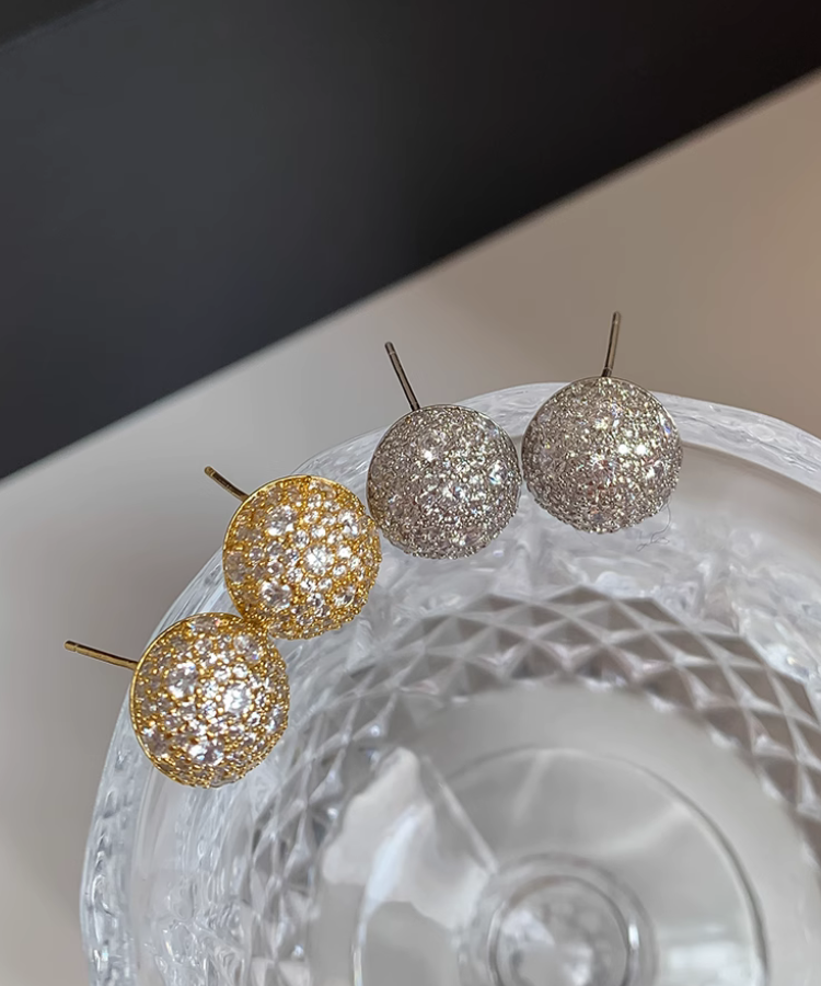 ラグジュアリービジューボールピアス