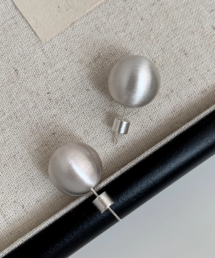 メタルボールピアス